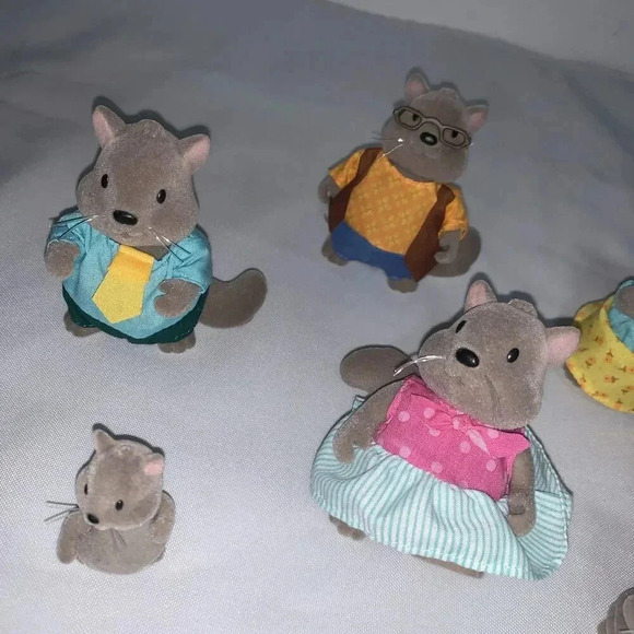 Li'l Woodzeez Fuzzy Dollhouse Squirrel Animal Family Flocked Figures Lot of 7 - Picture 3 of 9